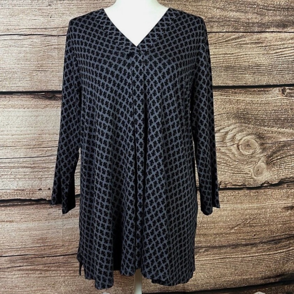 Croft & Barrow Women’s Rayon Black Abstract Geo Printed V-Neck Flared Blouse